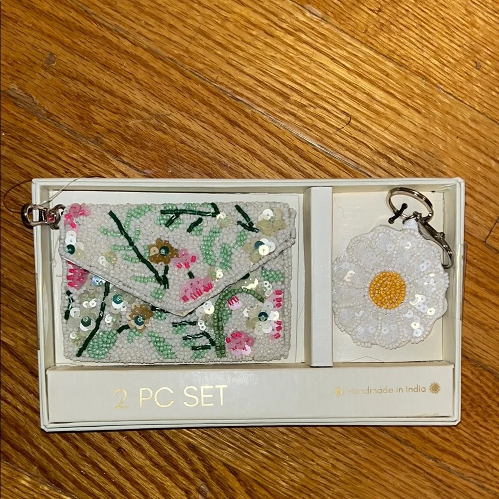 Beaded Floral Card Holder & Daisy Keychain Set